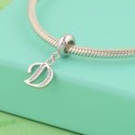 Strieborný prívesok, písmeno D