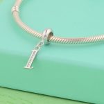 Strieborný prívesok, písmeno I