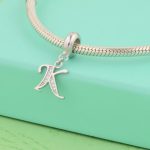 Strieborný prívesok, písmeno K