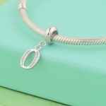 Strieborný prívesok, písmeno O