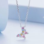 Ezüst nyaklánc színes pillangóval