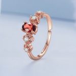 Strieborný dámsky prsteň s červeným granátom, nastaviteľná veľkosť