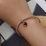 Strieborné kúzlo, okrídlené srdce