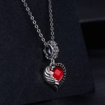 Strieborné kúzlo, okrídlené srdce