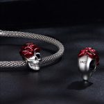 Strieborné kúzlo, lebka