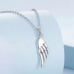 Strieborný náhrdelník s príveskom anjelské krídlo