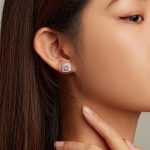 Strieborné dámske náušnice s fialovým kryštálom