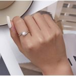 Strieborný dámsky prsteň v tvare srdca s perlami, veľkosť 7