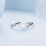 Strieborný dámsky prsteň v tvare srdca s perlami, veľkosť 7