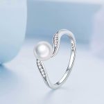 Ezüst gyűrű fehér gyönggyel, 8-as méret