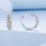 Strieborné náušnice s bielym kryštálom