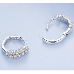 Strieborné náušnice s bielym kryštálom