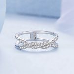 Strieborný dámsky prsteň, zapletaný, veľkosť 8