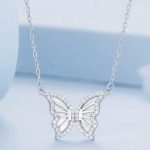Ezüst nyaklánc pillangóval