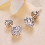 Strieborné náušnice s moissanitovým kryštálom, zasúvacie