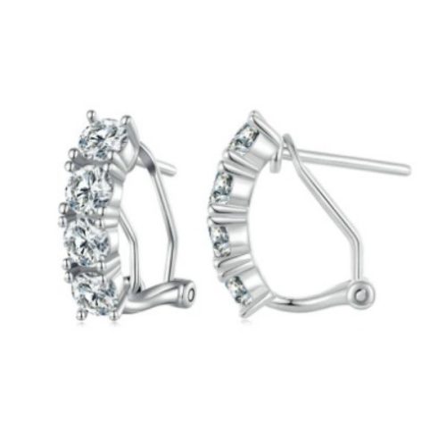 Strieborné náušnice s moissanitovým kryštálom