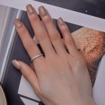 Strieborný prsteň so zirkónovým kryštálom, veľkosť 8