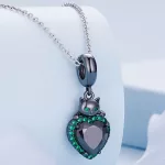 Strieborné kúzlo, čierna mačka