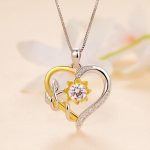 Strieborný náhrdelník s príveskom moissanitové srdce