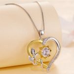 Strieborný náhrdelník s príveskom moissanitové srdce