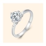 Strieborný zásnubný prsteň s moissanitovým kryštálom, veľkosť 9