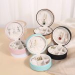 Šperkovnica na prívesky, prstene, náramky, retiazky, prenosná, kruhová, modrá