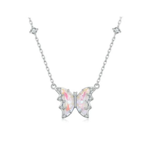 Strieborný náhrdelník s príveskom motýľa