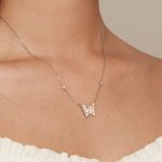 Strieborný náhrdelník s príveskom motýľa