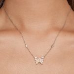 Strieborný náhrdelník s príveskom motýľa