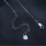 Strieborný náhrdelník s moissanitovým kryštálom