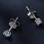 Strieborné náušnice s kameňom moissanit