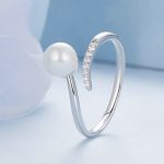 Strieborný prsteň s perlami