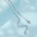 Strieborný náhrdelník s leňochodovým príveskom