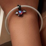 Strieborné kúzlo, okrídlený diabol