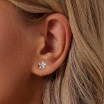 Ezüst fülbevaló, virág