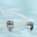 Strieborné kúzlo, lebka