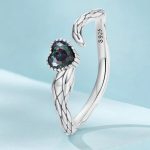 Strieborný prsteň v tvare hada