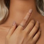 Strieborný prsteň s moissanitom, veľkosť 6