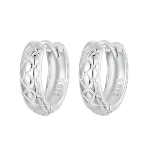 Strieborné náušnice s diamantovým vzorom