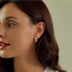 Ezüst fülbevaló, punk stílus