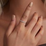 Ezüst gyűrű moissanitkristállyal, 6-os méret