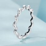 Strieborný prsteň, točený, veľkosť 7