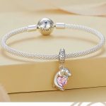 Ezüst charm, kutya szívvel