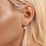 Ezüst fülbevaló gyönggyel