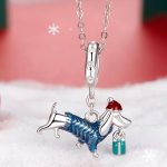 Strieborný prívesok, vianočný jazvečík