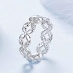 Strieborný dámsky prsteň, kvetinový, veľkosť 8