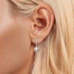 Ezüst fülbevaló, moissanit és gyöngy