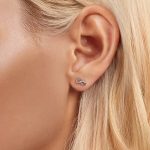 Strieborné náušnice, nekonečná láska