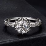 Strieborný prsteň s kvetmi, veľkosť 7