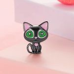 Strieborné kúzlo, čierna mačka